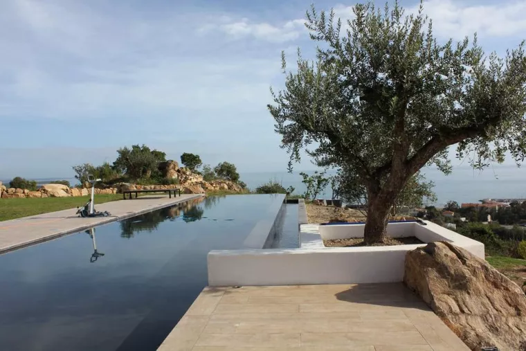 À qui faire appel pour faire construire sa piscine en béton sur un terrain en pente ?, Prunelli-di-Fiumorbo, QUEIROGA CONSTRUCTIONS